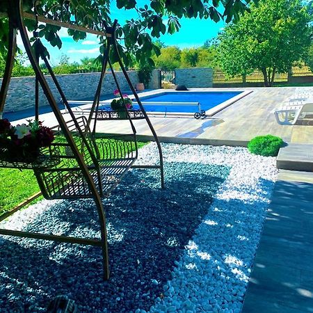 Holiday Home Endi Unesic Экстерьер фото