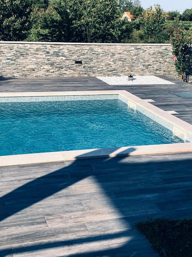 Holiday Home Endi Unesic Экстерьер фото