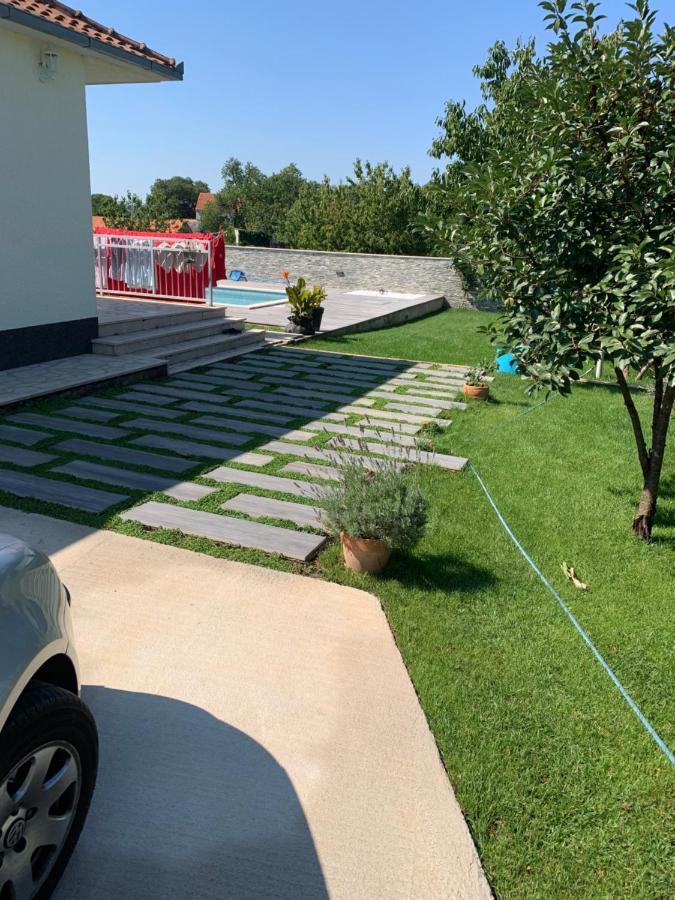 Holiday Home Endi Unesic Экстерьер фото