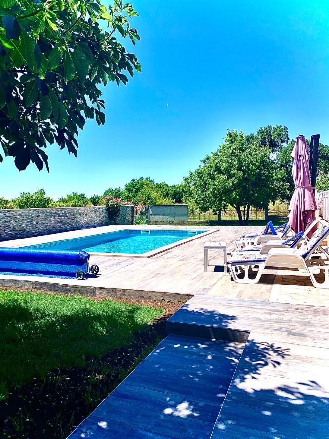 Holiday Home Endi Unesic Экстерьер фото