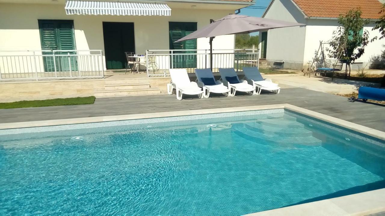 Holiday Home Endi Unesic Экстерьер фото